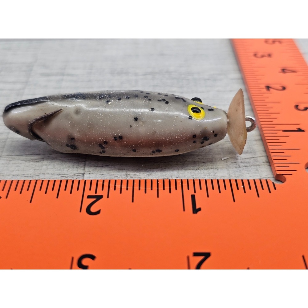 Vintage Tom Manns Spitting Shad Fishing Lure 1/4oz Weedless Topwater Frog Grey